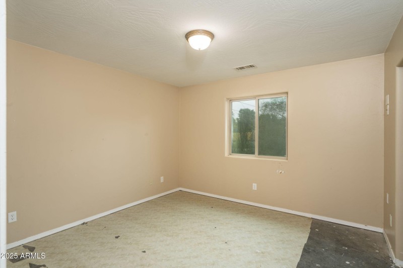 14-web-or-mls-4700-zalesky-rd