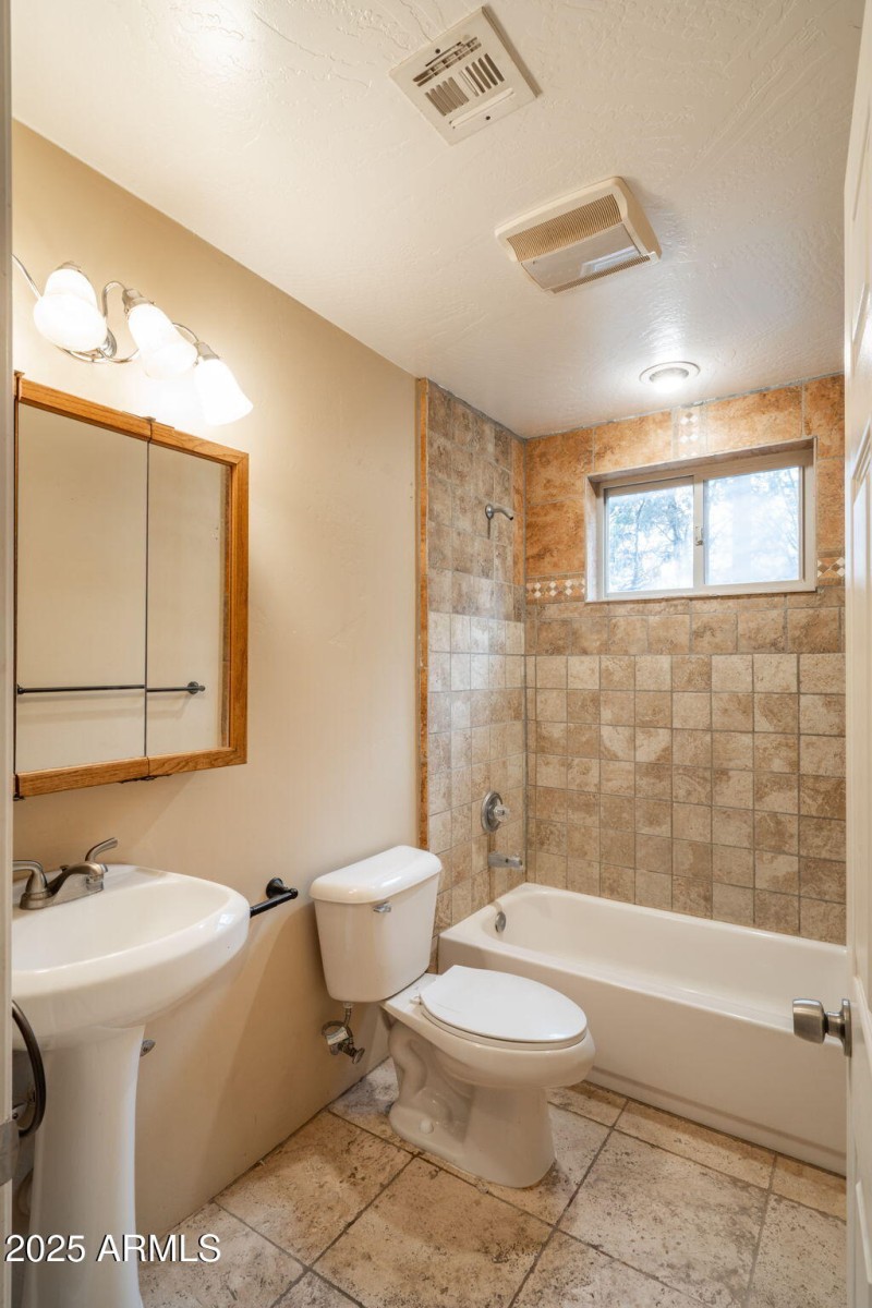 16-web-or-mls-4700-zalesky-rd