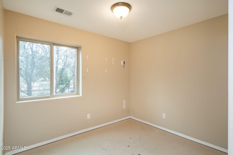 17-web-or-mls-4700-zalesky-rd