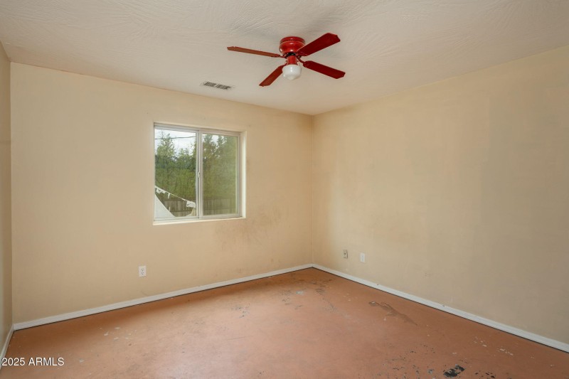 18-web-or-mls-4700-zalesky-rd