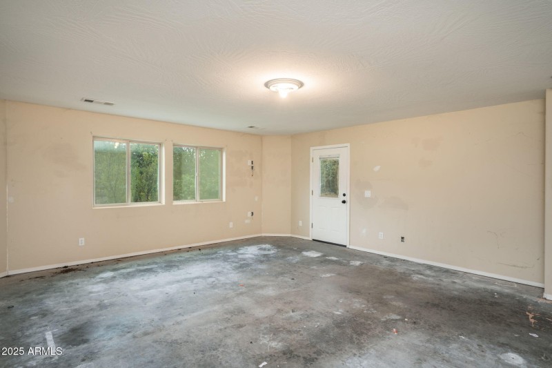 21-web-or-mls-4700-zalesky-rd