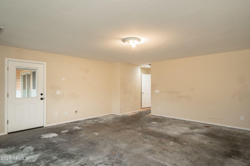 22-web-or-mls-4700-zalesky-rd