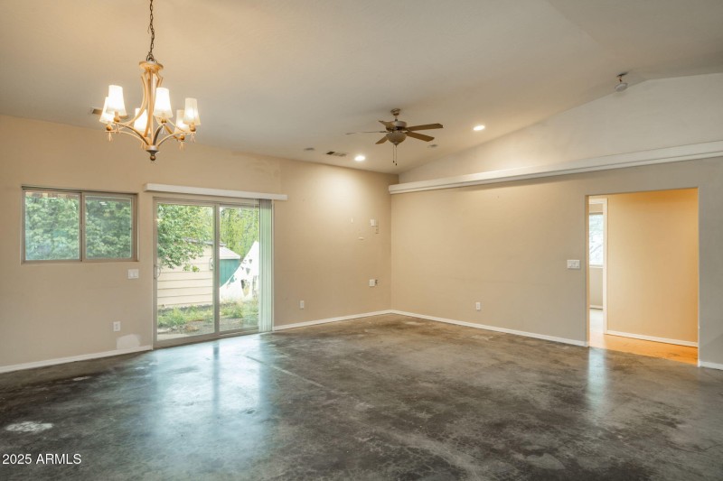 31-web-or-mls-4700-zalesky-rd