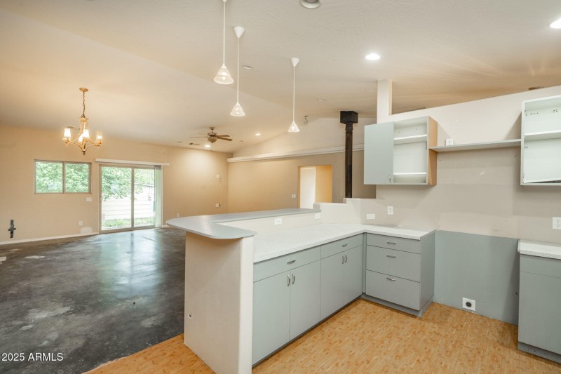 33-web-or-mls-4700-zalesky-rd