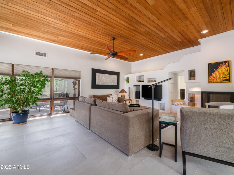 Listings_2014_SmoketreeDr_Images-32