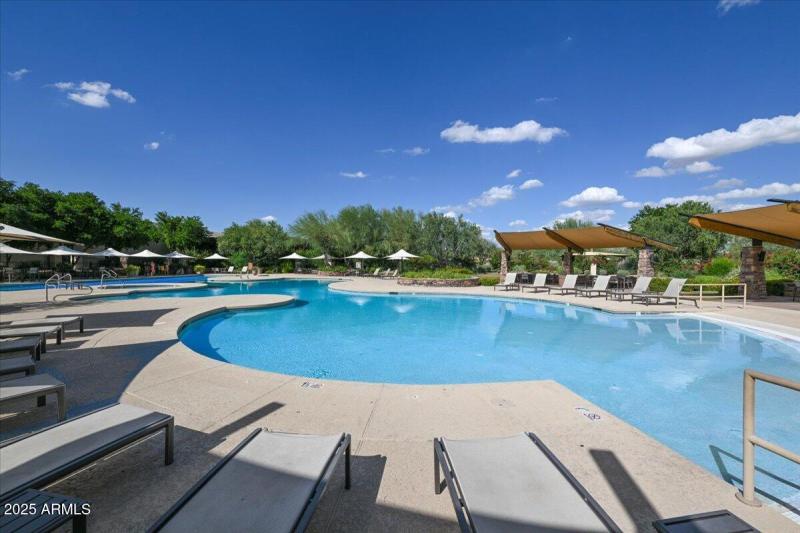 30-Resort Style Living