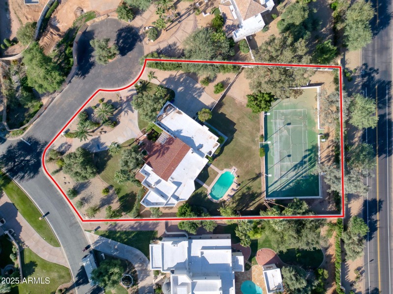 Lot design allows for extreme privacy