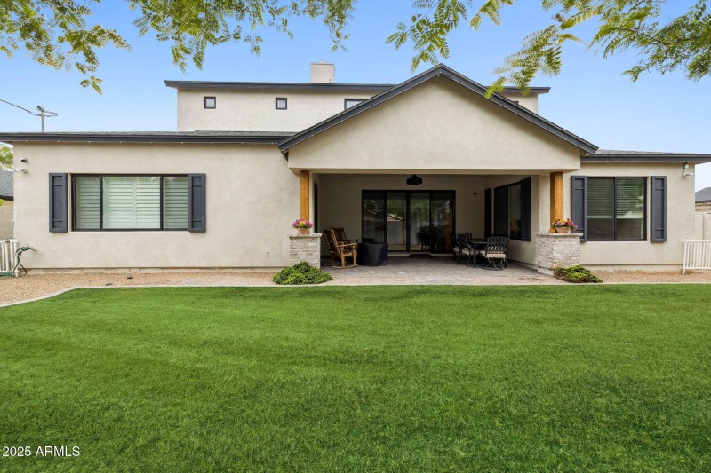 52-web-or-mls-8449-e-lincoln-dr