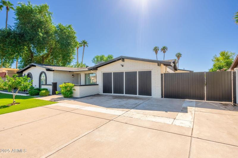 2811 W Rosewood Dr - 02