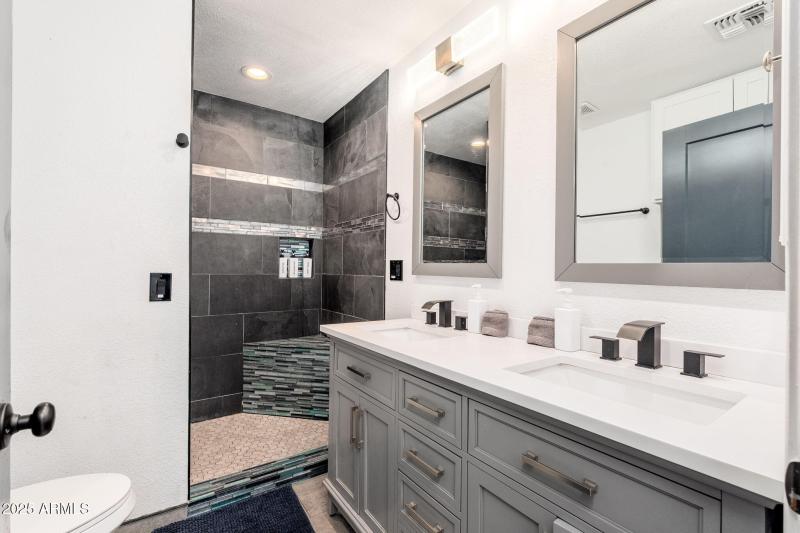 2811 W Rosewood Dr - 30