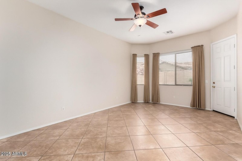 Neutral Modern Unfurnished Room