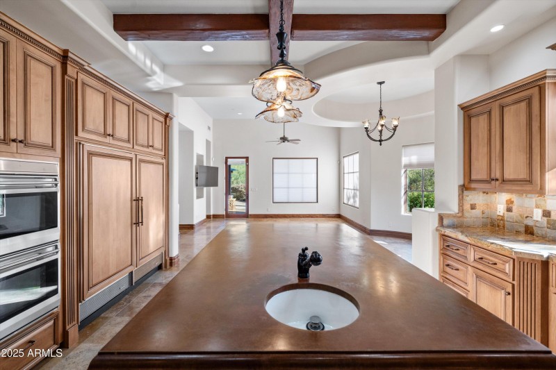 046-Kitchen to Family Room and Breakfast