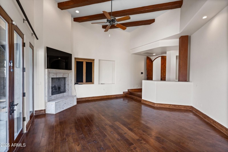 055-Primary Bedroom Suite