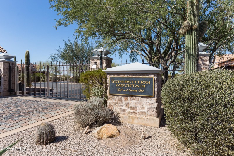02 Superstition Mountain Community