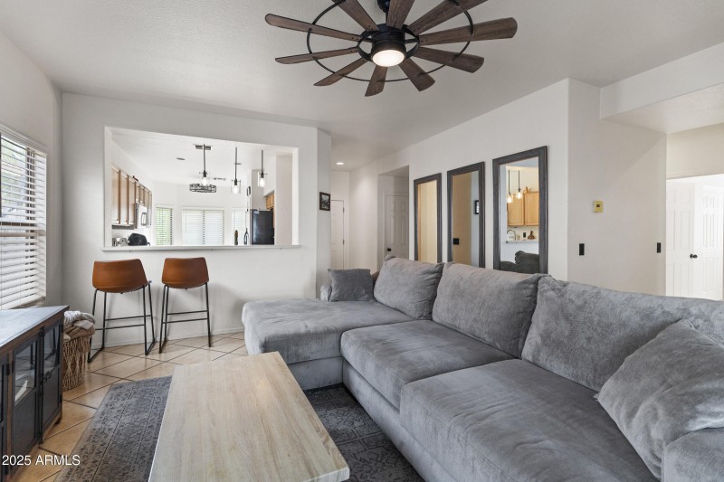 1140 S Rockwell St-8