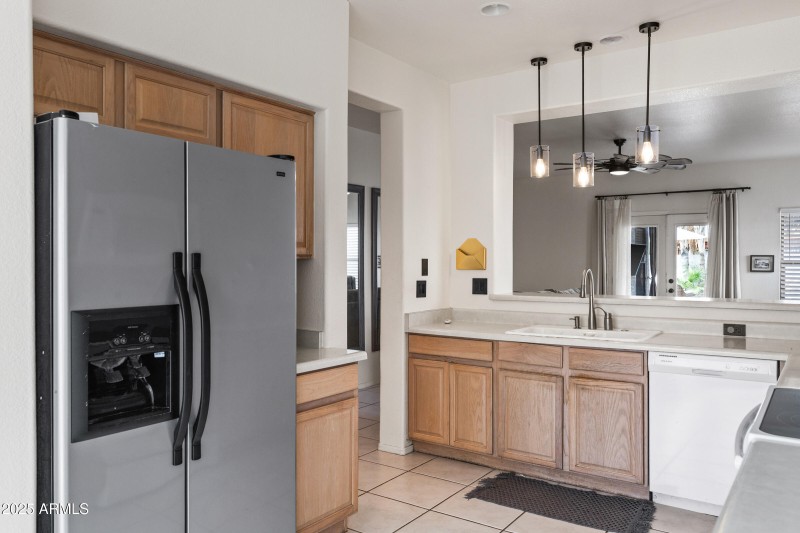 1140 S Rockwell St-13