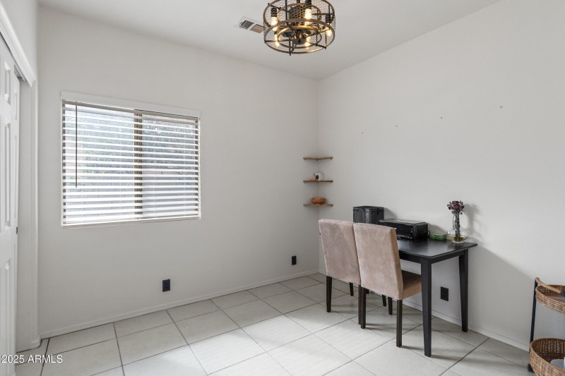 1140 S Rockwell St-17