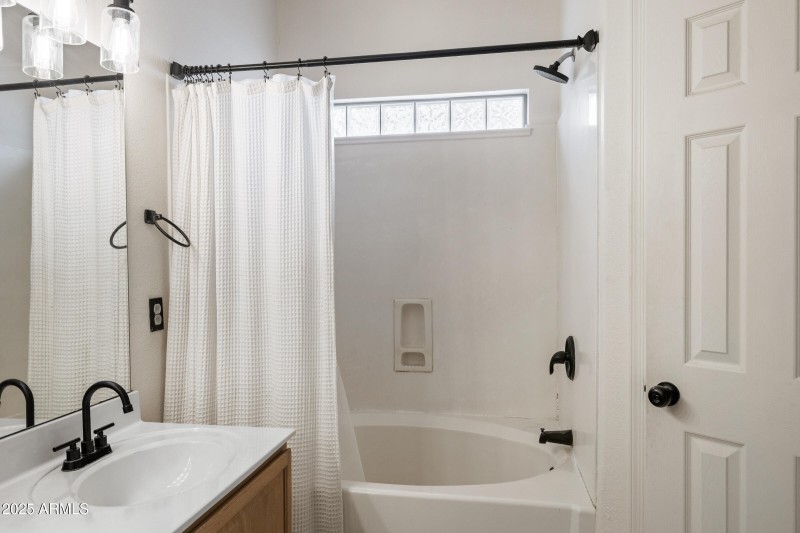 1140 S Rockwell St-23