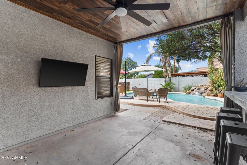 1140 S Rockwell St-32