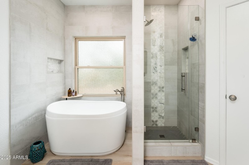 1648 E Palomino Dr - MLS-25