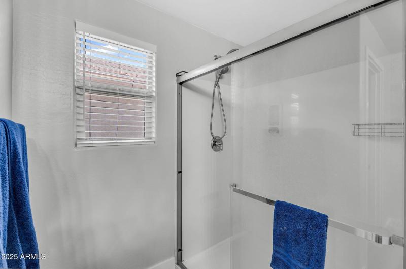 41-web-or-mls-73rd Ave-24