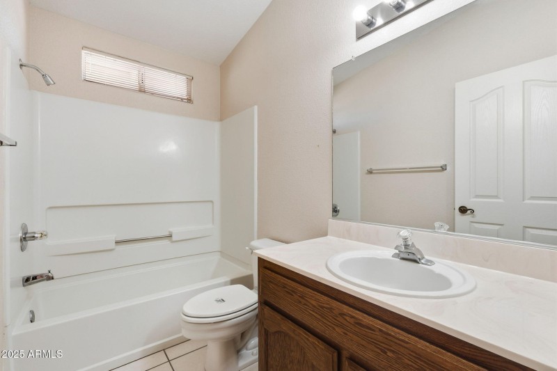 37-web-or-mls-Candlewood-37