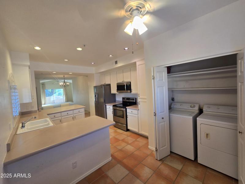 Kitchen/Laundry