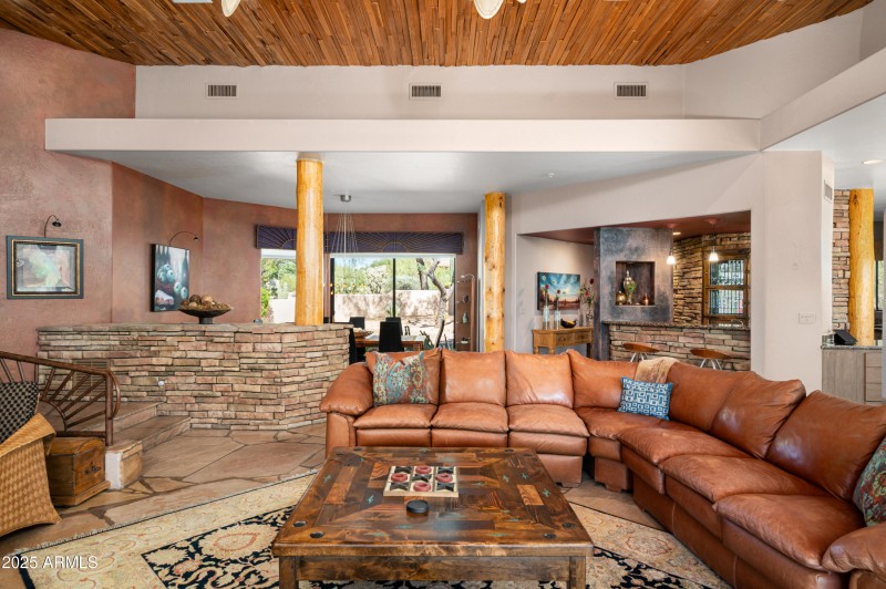 Expansive Entertaining Space!