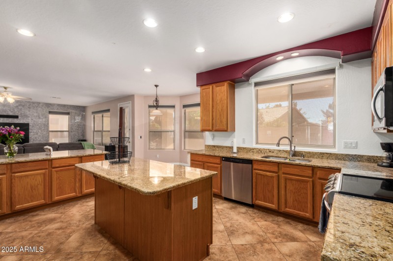 Dining area off kitchen