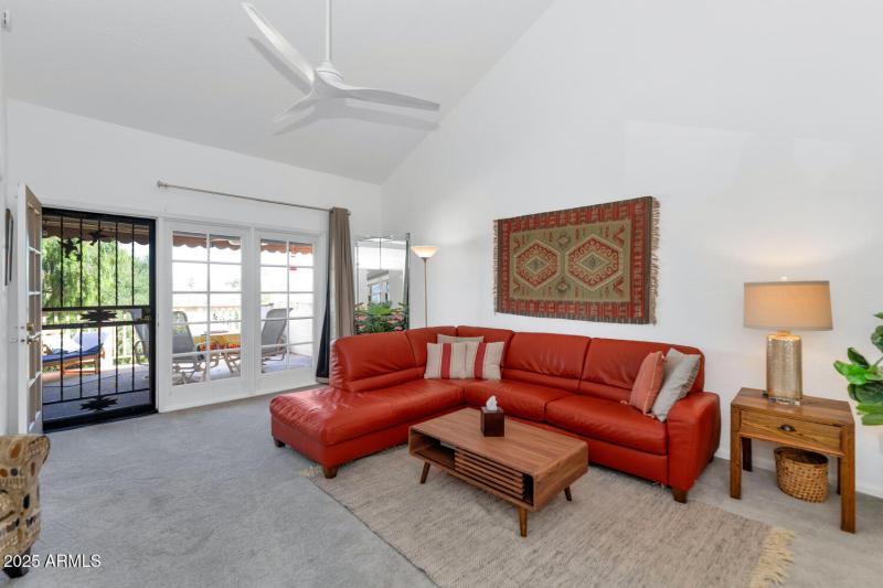 7800 E Lincoln Dr-large-004-019-TOD9790-