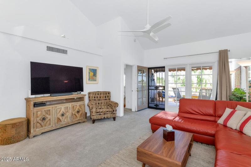 7800 E Lincoln Dr-large-006-012-TOD9788-