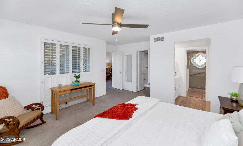 7800 E Lincoln Dr-large-015-009-TOD9783-