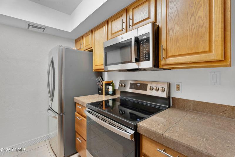 Stainless Appliances & Storage