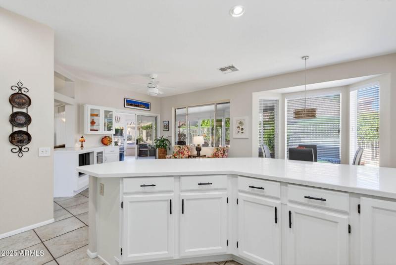 24_22010_N_Mirage24_mls