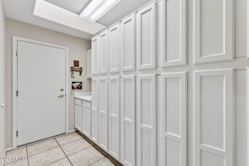 28_22010_N_Mirage28_mls