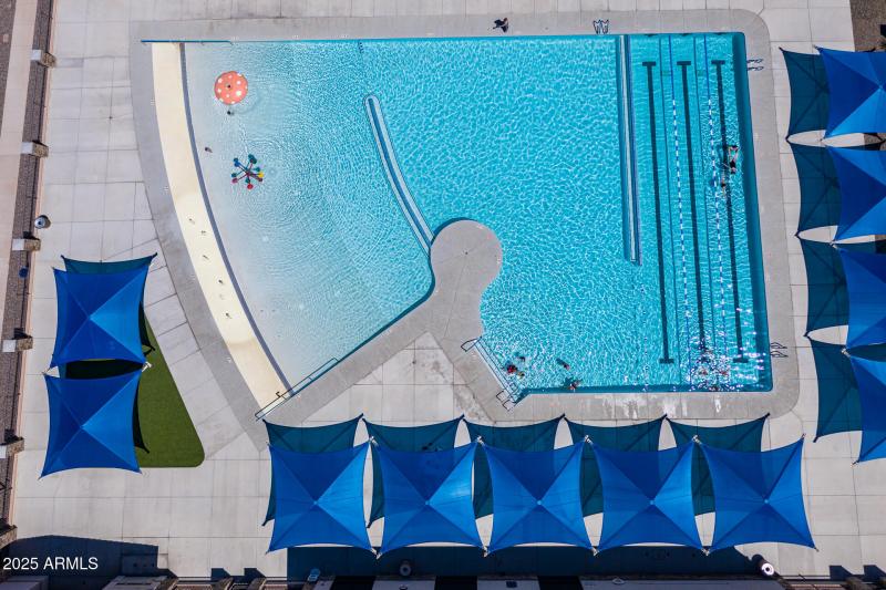 L) COMMUNITY POOL