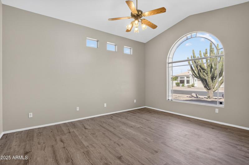 Den / Bedroom