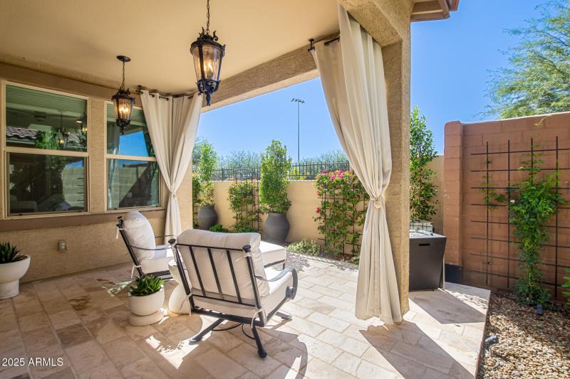 Backyard: Covered Patio