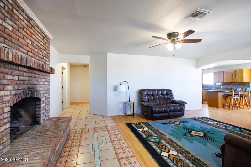 Living Room (7)