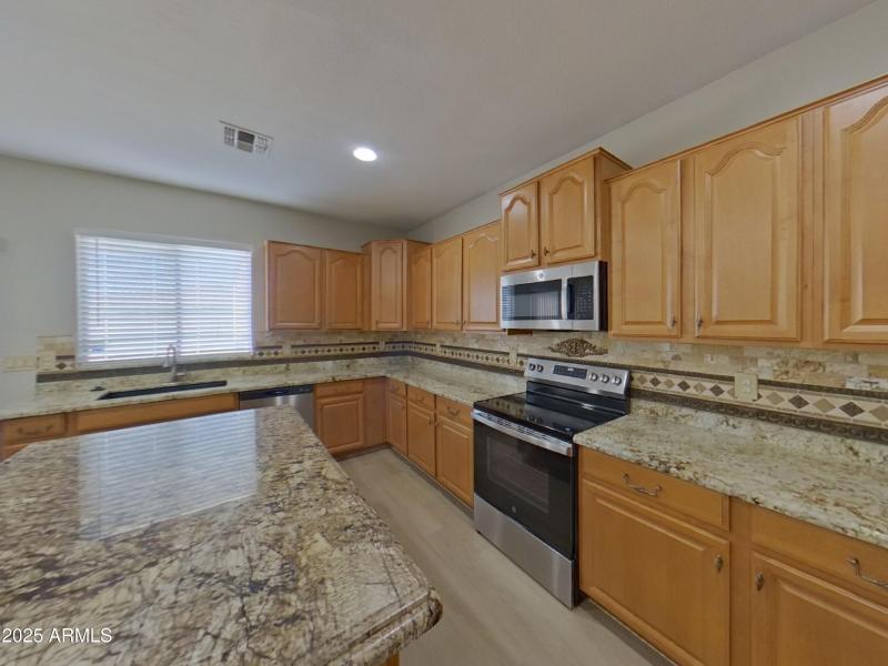 4_pc_sjiMXJhPup_oOaFdYflor_layout_0