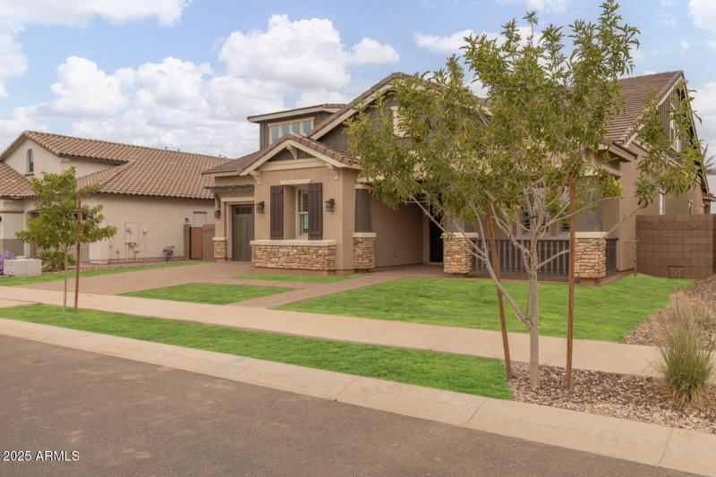 3)FRONT OF HOME