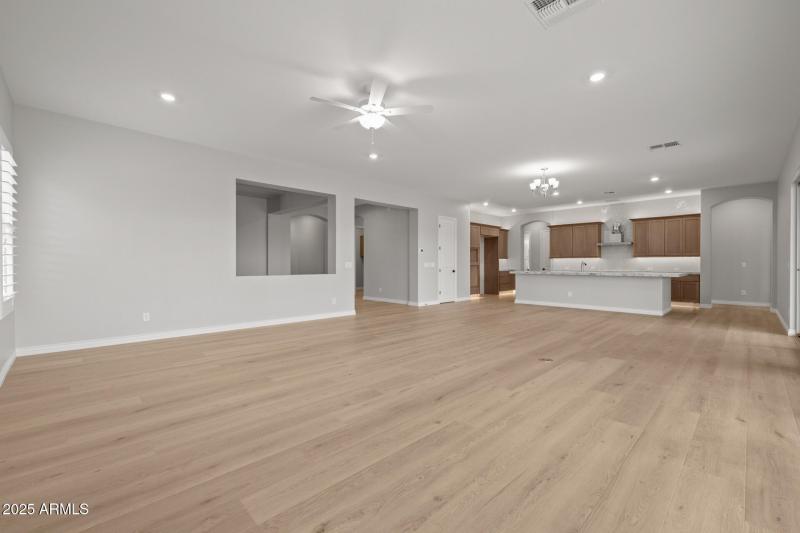 7)GREAT ROOM