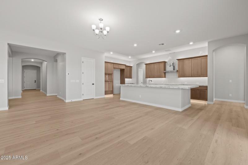 20)KITCHEN