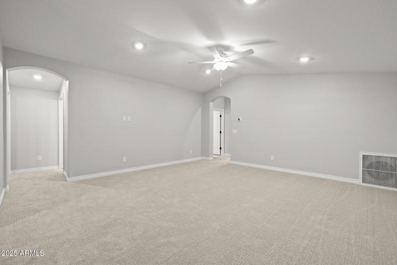 24)LOFT
