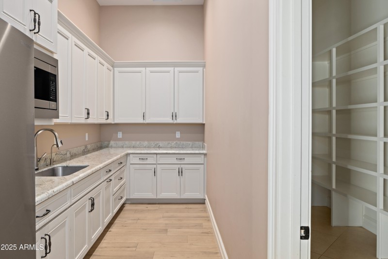 Pantry/Dirty Kitchen