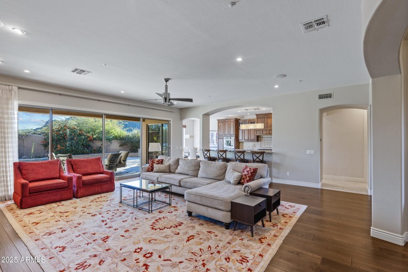 11433 E Cavedale Dr-6