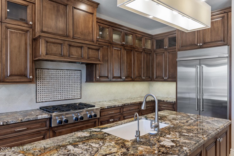 11433 E Cavedale Dr-13