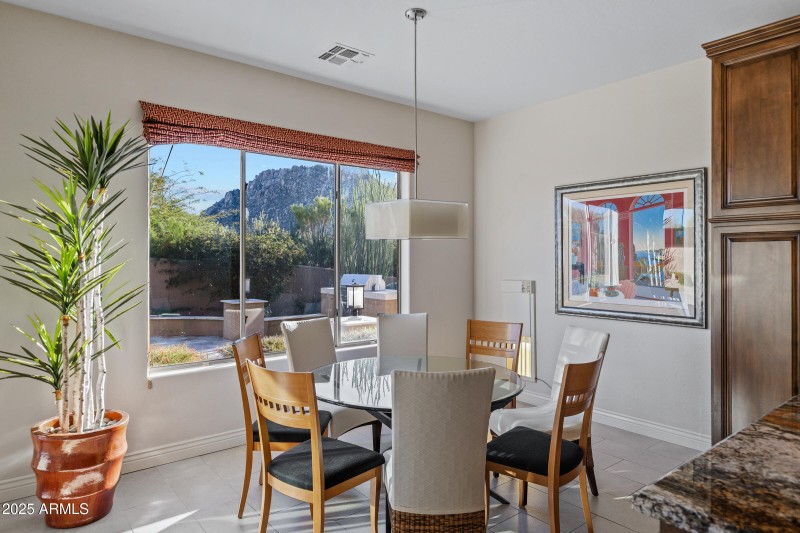 11433 E Cavedale Dr-15