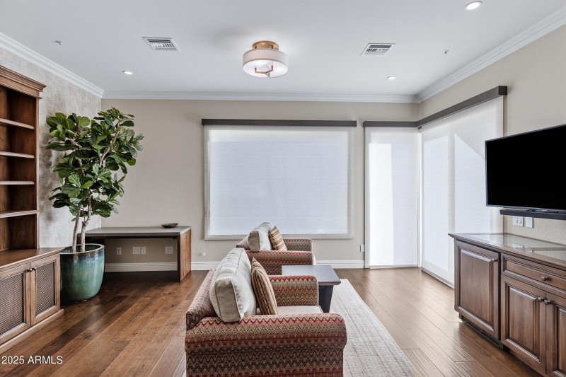 11433 E Cavedale Dr-28