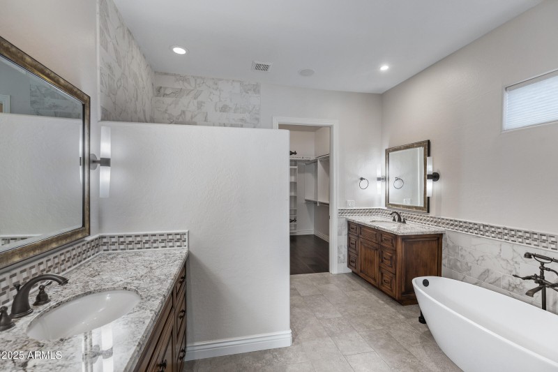 11433 E Cavedale Dr-29